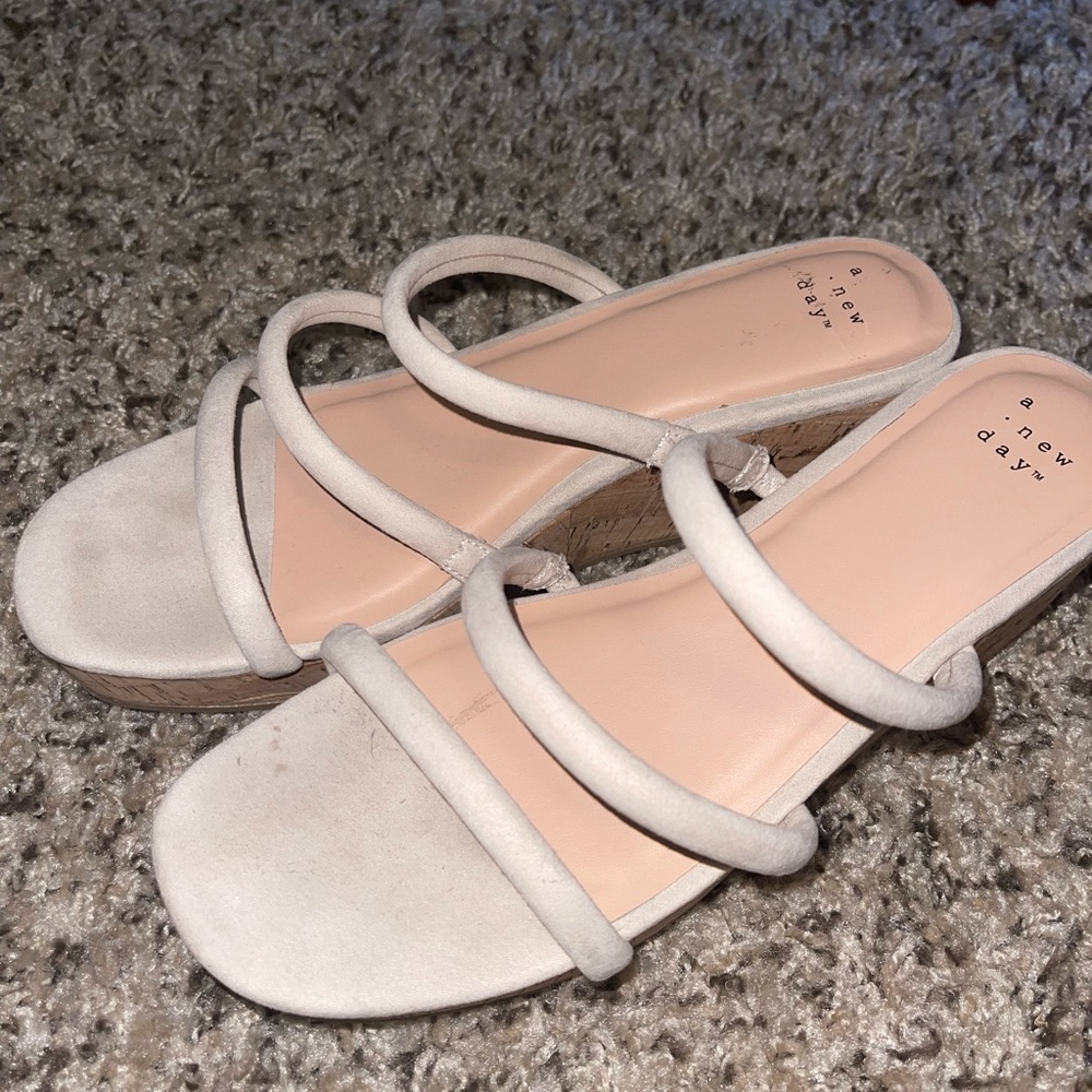 Cream wedges - Picture 2 of 4